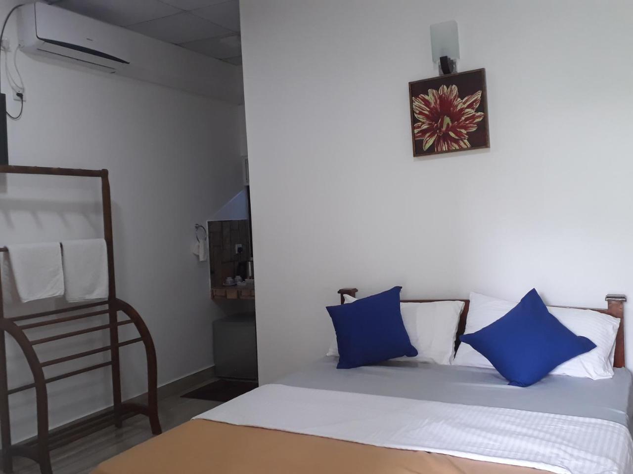 Villa 67 Negombo Exterior photo